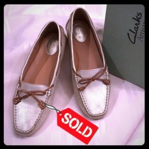 🌼 Clarks- Dunbar Racer Loafers